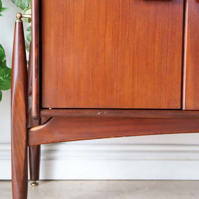 エリオッツオブニューブリー（Elliotts of newbury））製サイドボード【チーク】商品番号【022018】