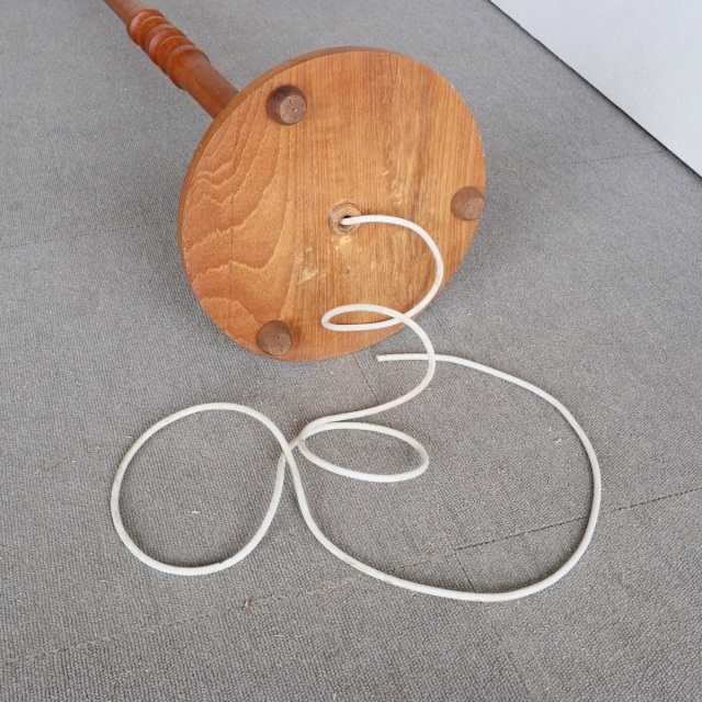 英国ヴィンテージのチークスタンドランプ