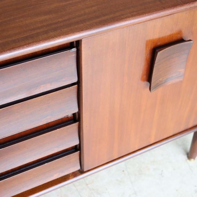 エリオッツオブニューブリー（Elliotts of newbury））製サイドボード【チーク】商品番号【022018】