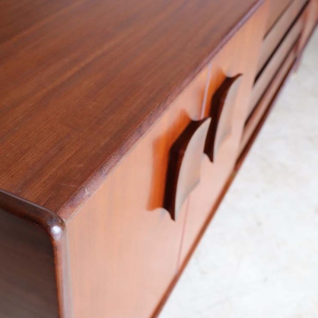 エリオッツオブニューブリー（Elliotts of newbury））製サイドボード【チーク】商品番号【022018】