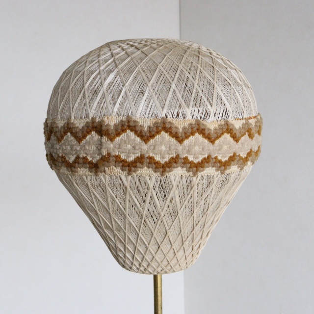 英国ヴィンテージのフロアランプ