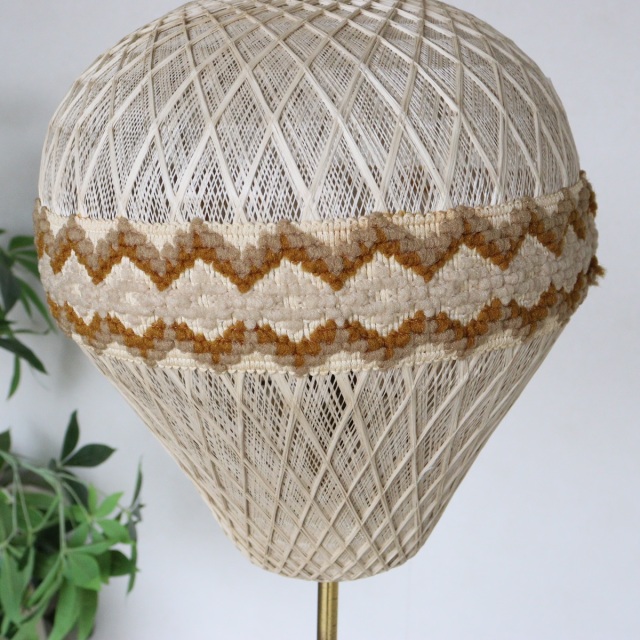 英国ヴィンテージのフロアランプ