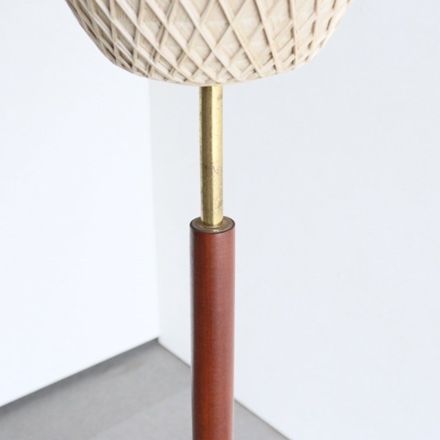 英国ヴィンテージのフロアランプ