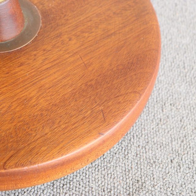 英国ヴィンテージのフロアランプ