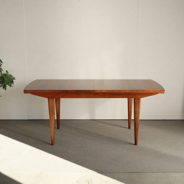 アルフレッド・コックスalfred coxのダイニングテーブル