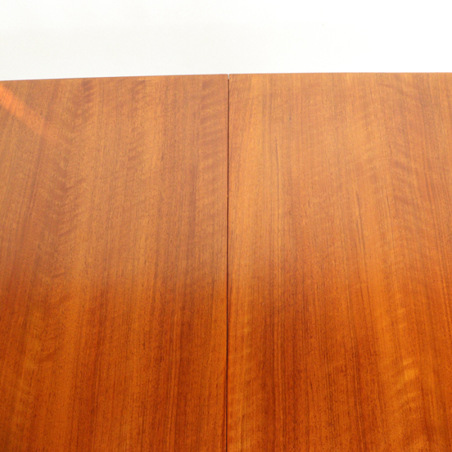 アルフレッド・コックスalfred coxのダイニングテーブル