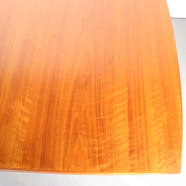 アルフレッド・コックスalfred coxのダイニングテーブル