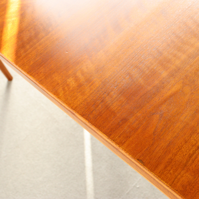 アルフレッド・コックスalfred coxのダイニングテーブル