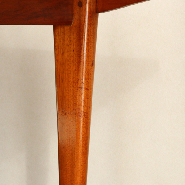 アルフレッド・コックスalfred coxのダイニングテーブル