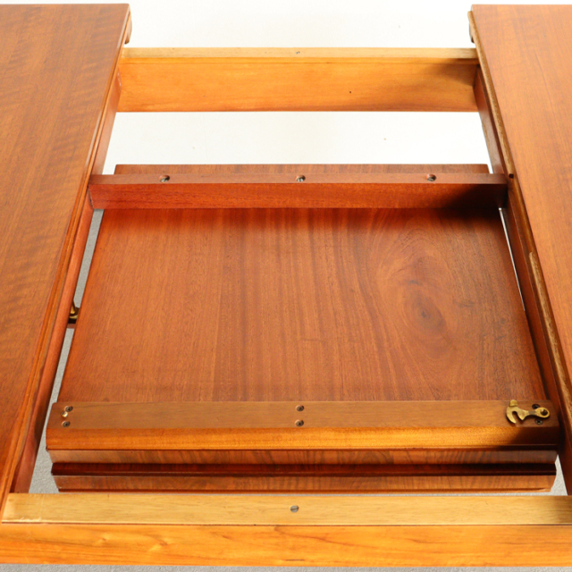 アルフレッド・コックスalfred coxのダイニングテーブル