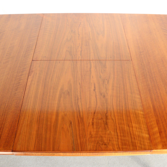 アルフレッド・コックスalfred coxのダイニングテーブル