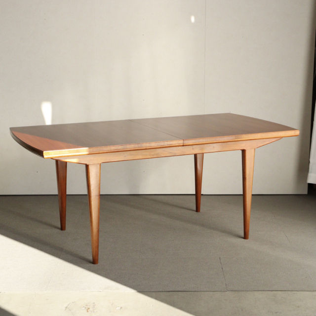 アルフレッド・コックスalfred coxのダイニングテーブル