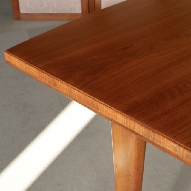 アルフレッド・コックスalfred coxのダイニングテーブル