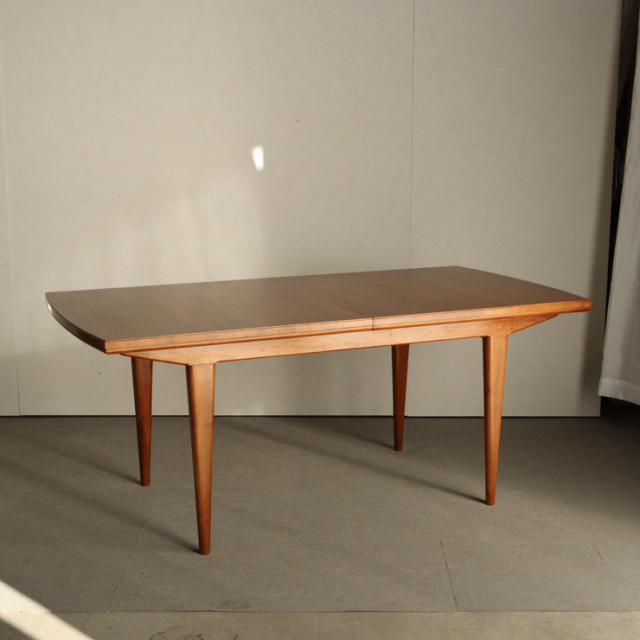 アルフレッド・コックスalfred coxのダイニングテーブル