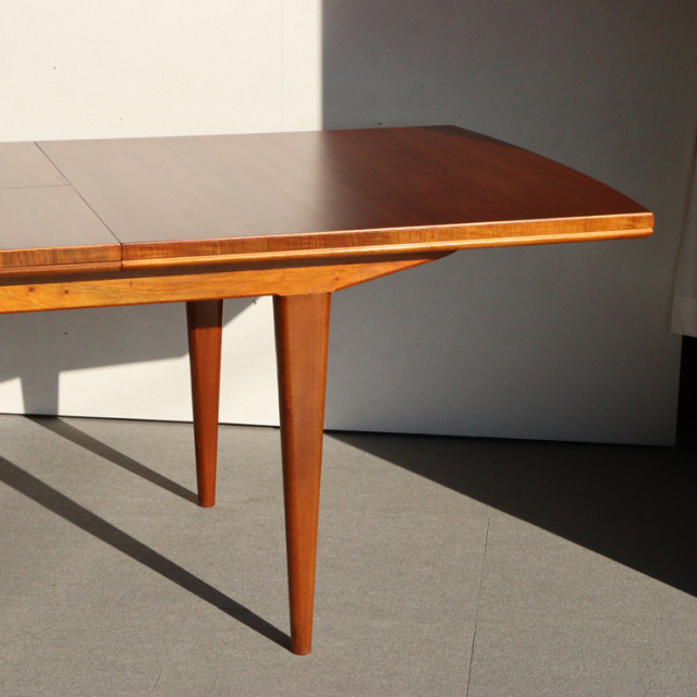 アルフレッド・コックスalfred coxのダイニングテーブル