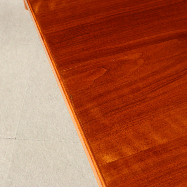 アルフレッド・コックスalfred coxのダイニングテーブル