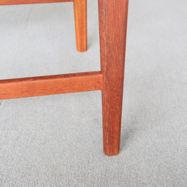 ウルファーツULFERTSのダイニングチェア