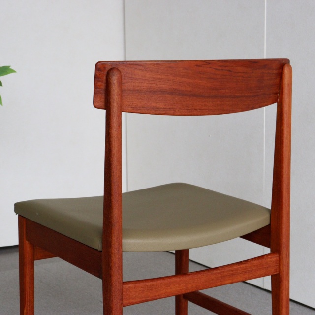 ウルファーツULFERTSのダイニングチェア