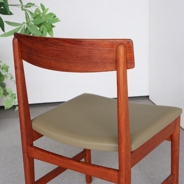 ウルファーツULFERTSのダイニングチェア