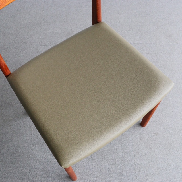 ウルファーツULFERTSのダイニングチェア