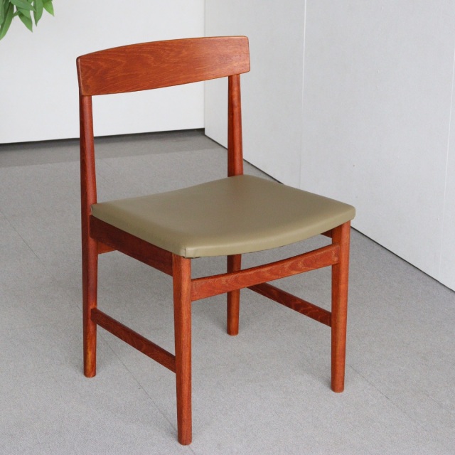 ウルファーツULFERTSのダイニングチェア