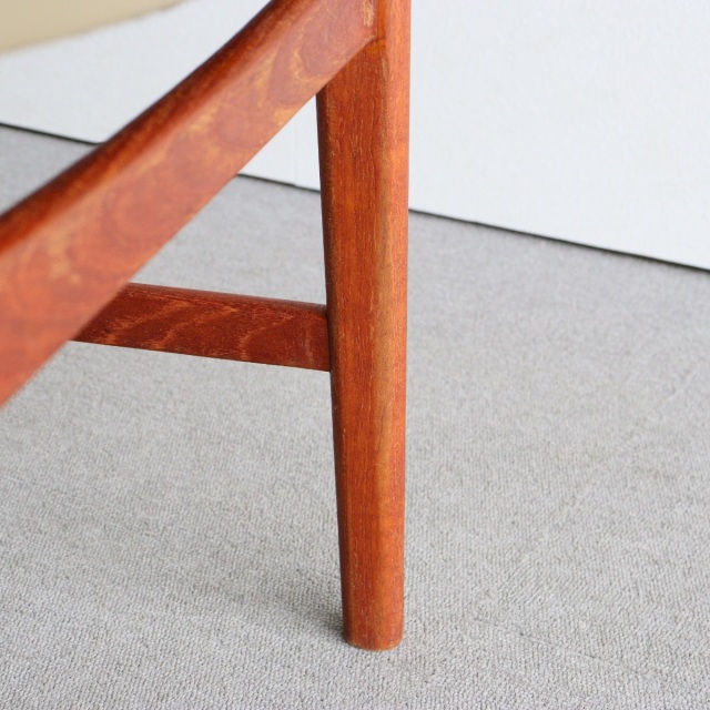 ウルファーツULFERTSのダイニングチェア