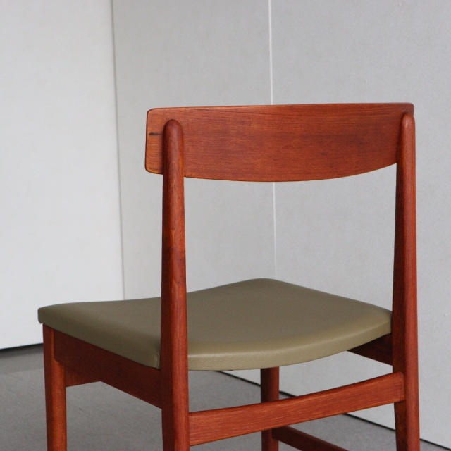 ウルファーツULFERTSのダイニングチェア