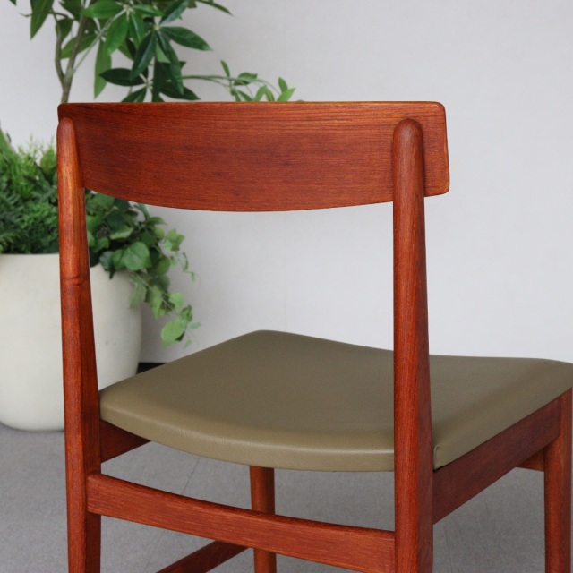 ウルファーツULFERTSのダイニングチェア