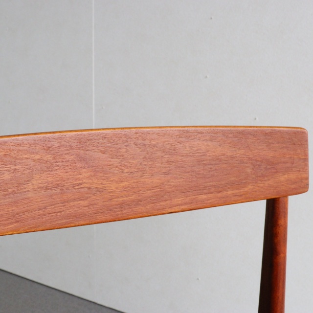 ウルファーツULFERTSのダイニングチェア