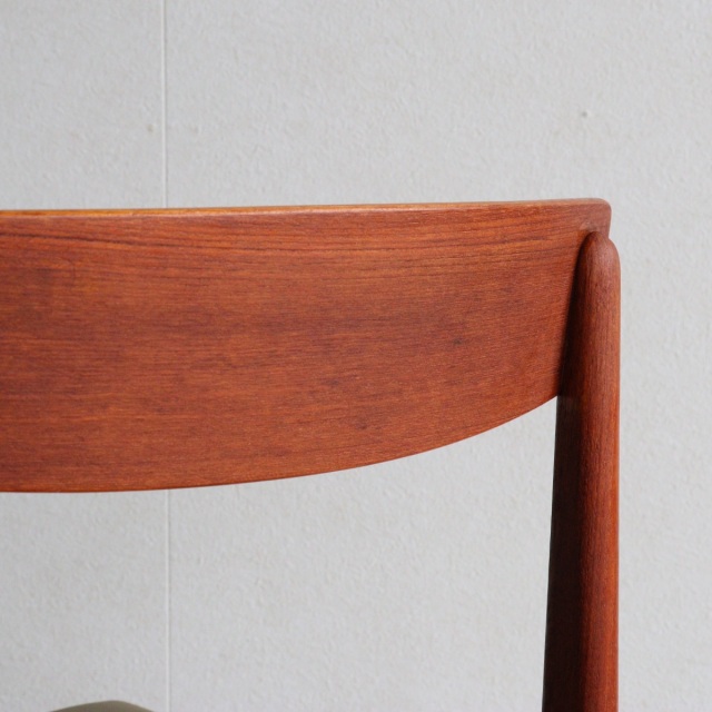 ウルファーツULFERTSのダイニングチェア