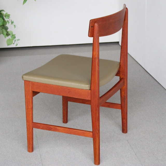 ウルファーツULFERTSのダイニングチェア