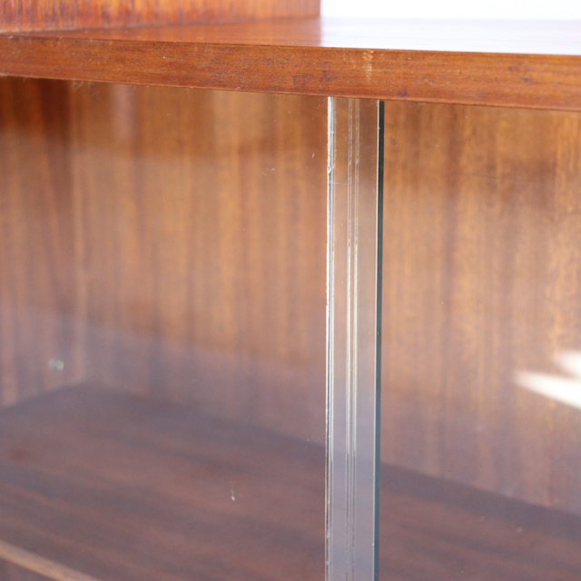 親方が考える構造美。 英国ヴィンテージのルームディバイダー・棚