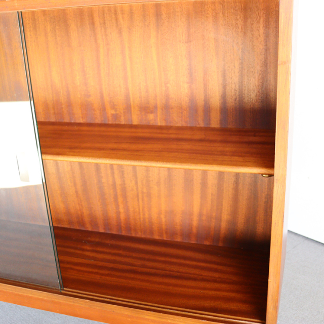 親方が考える構造美。 英国ヴィンテージのルームディバイダー・棚