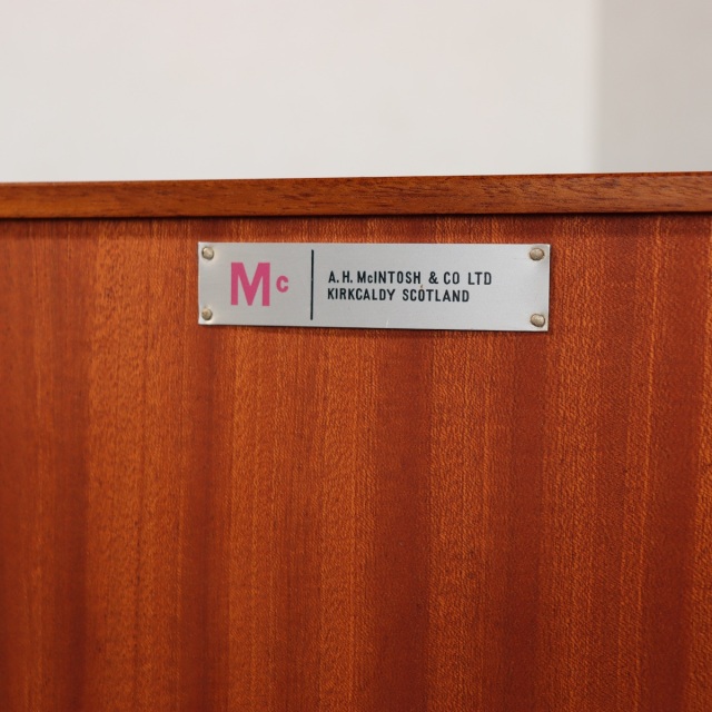 英国ヴィンテージマッキントッシュのサイドボード