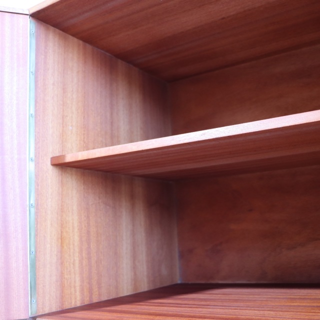 英国ヴィンテージマッキントッシュのサイドボード