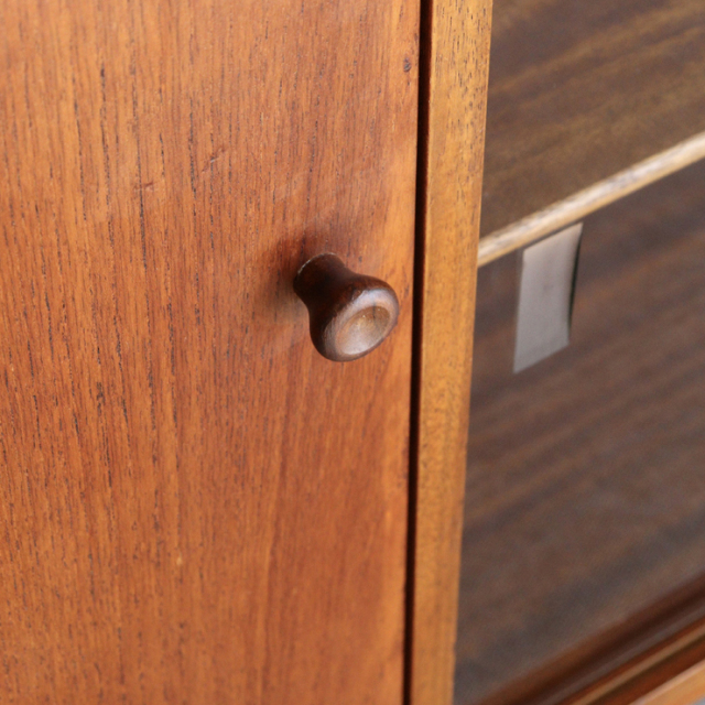 親方が考える構造美。 英国ヴィンテージのルームディバイダー・棚