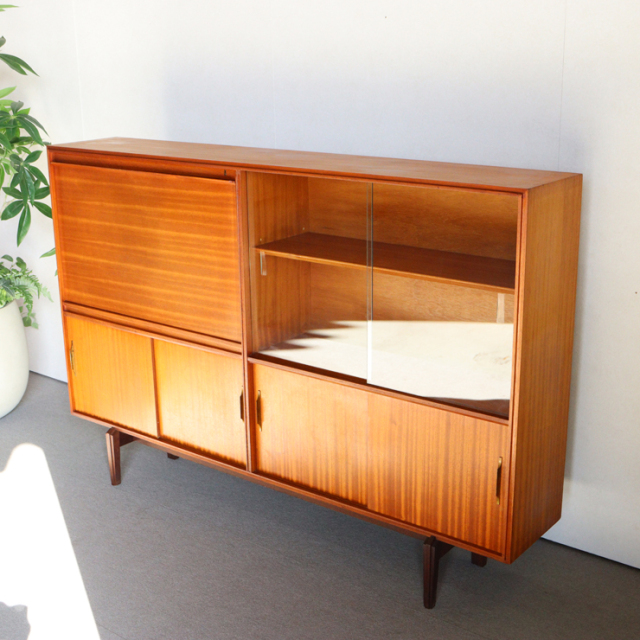 ビーバーアンドタプレイのブックケースとビュロー