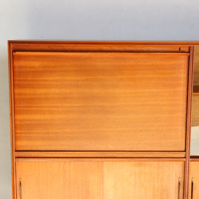 ビーバーアンドタプレイのブックケースとビュロー