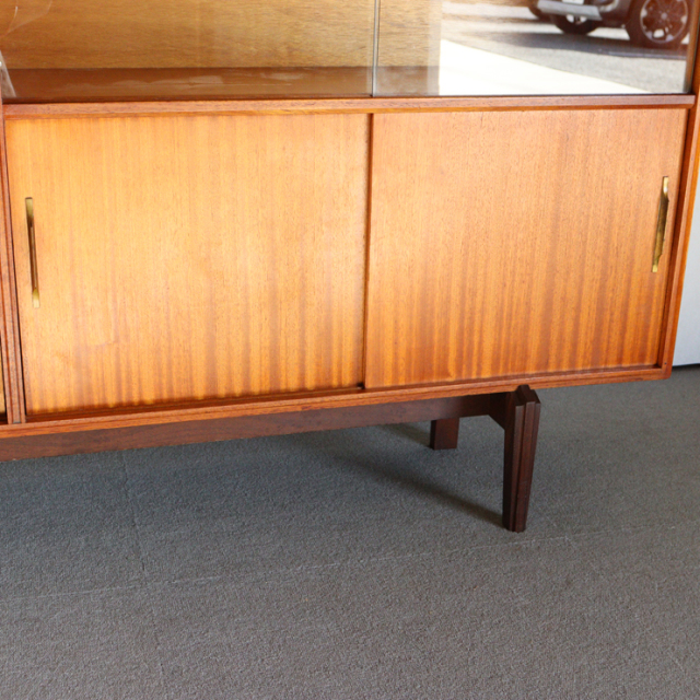 ビーバーアンドタプレイのブックケースとビュロー