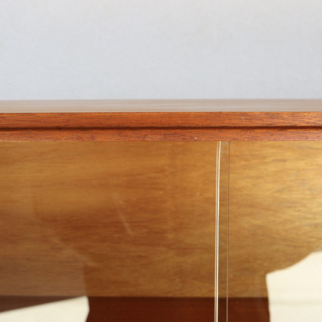 ビーバーアンドタプレイのブックケースとビュロー