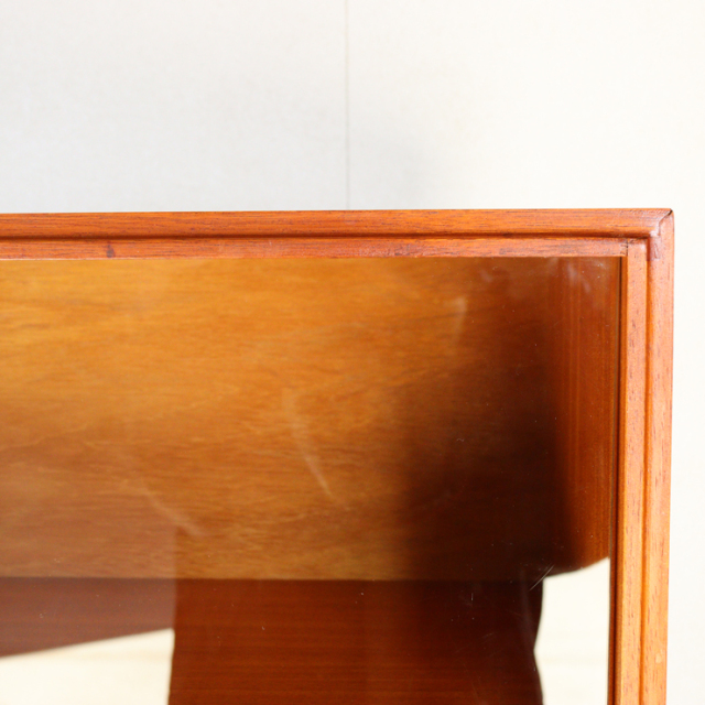 ビーバーアンドタプレイのブックケースとビュロー