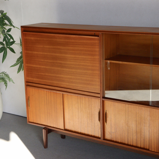 ビーバーアンドタプレイのブックケースとビュロー