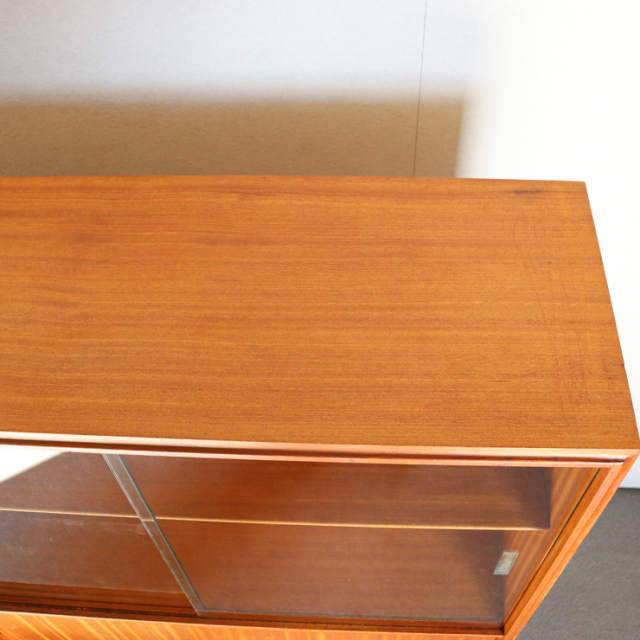 ビーバーアンドタプレイのブックケースとビュロー