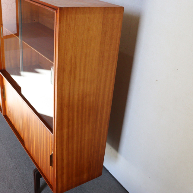 ビーバーアンドタプレイのブックケースとビュロー