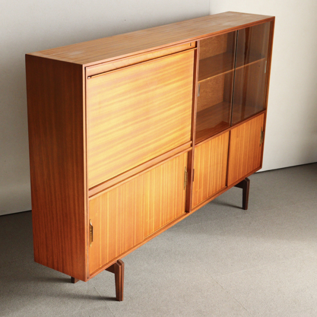 ビーバーアンドタプレイのブックケースとビュロー