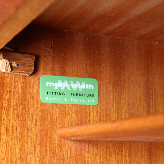 ビーバーアンドタプレイのブックケースとビュロー