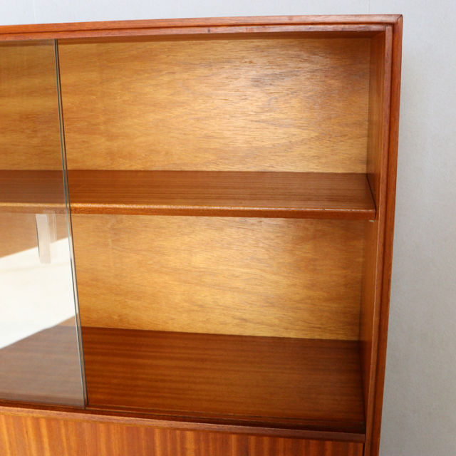 ビーバーアンドタプレイのブックケースとビュロー