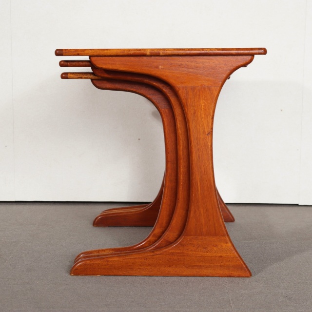 英国ヴィンテージのネスト