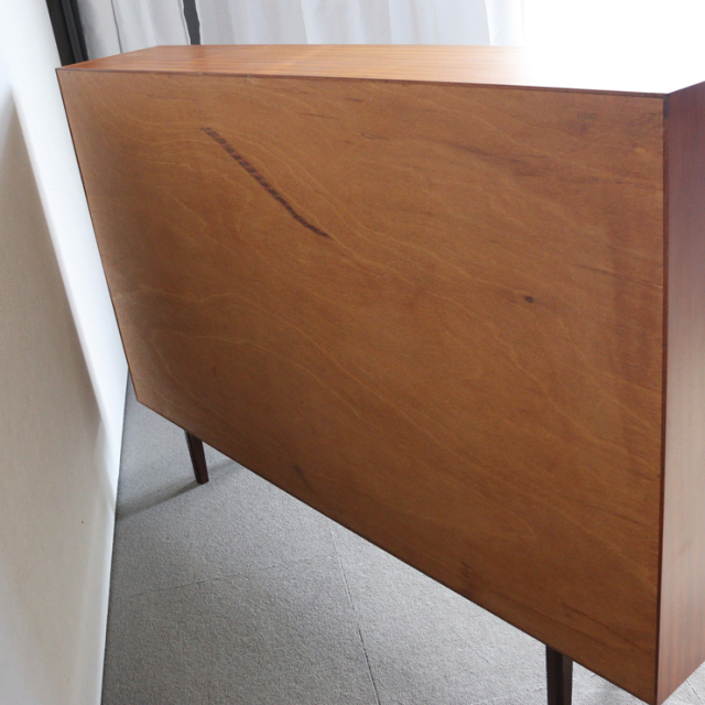 ビーバーアンドタプレイのブックケースとビュロー