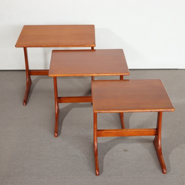 英国ヴィンテージのネスト